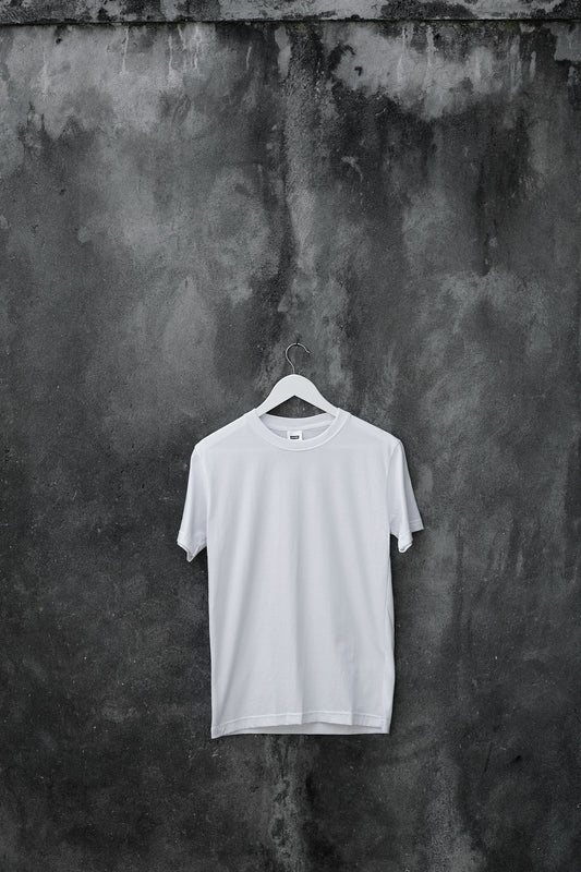 versatile cotton t-shirts India, casual outfits for Indian men, casual outfits for Indian women, comfortable travel clothes India, weekend fashion India, best cotton t-shirts.